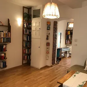 Near Schoenbrunn And Downtown , Wien Österreich